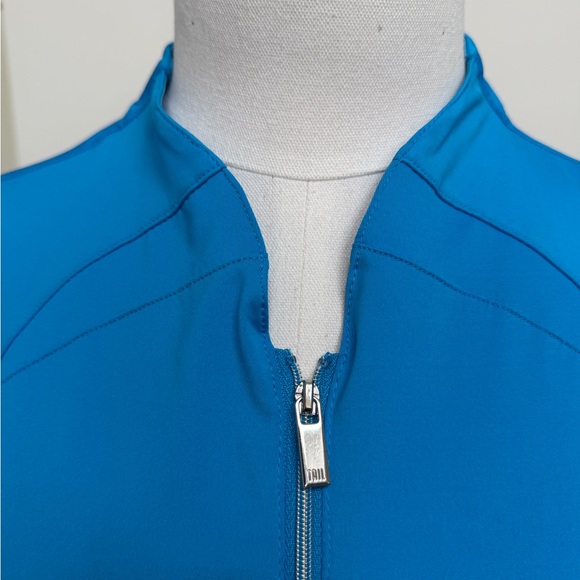 TAIL Women's Vibrant Blue Zip ⛳️ Top
Original Price $86.00 - Picture 3 of 6